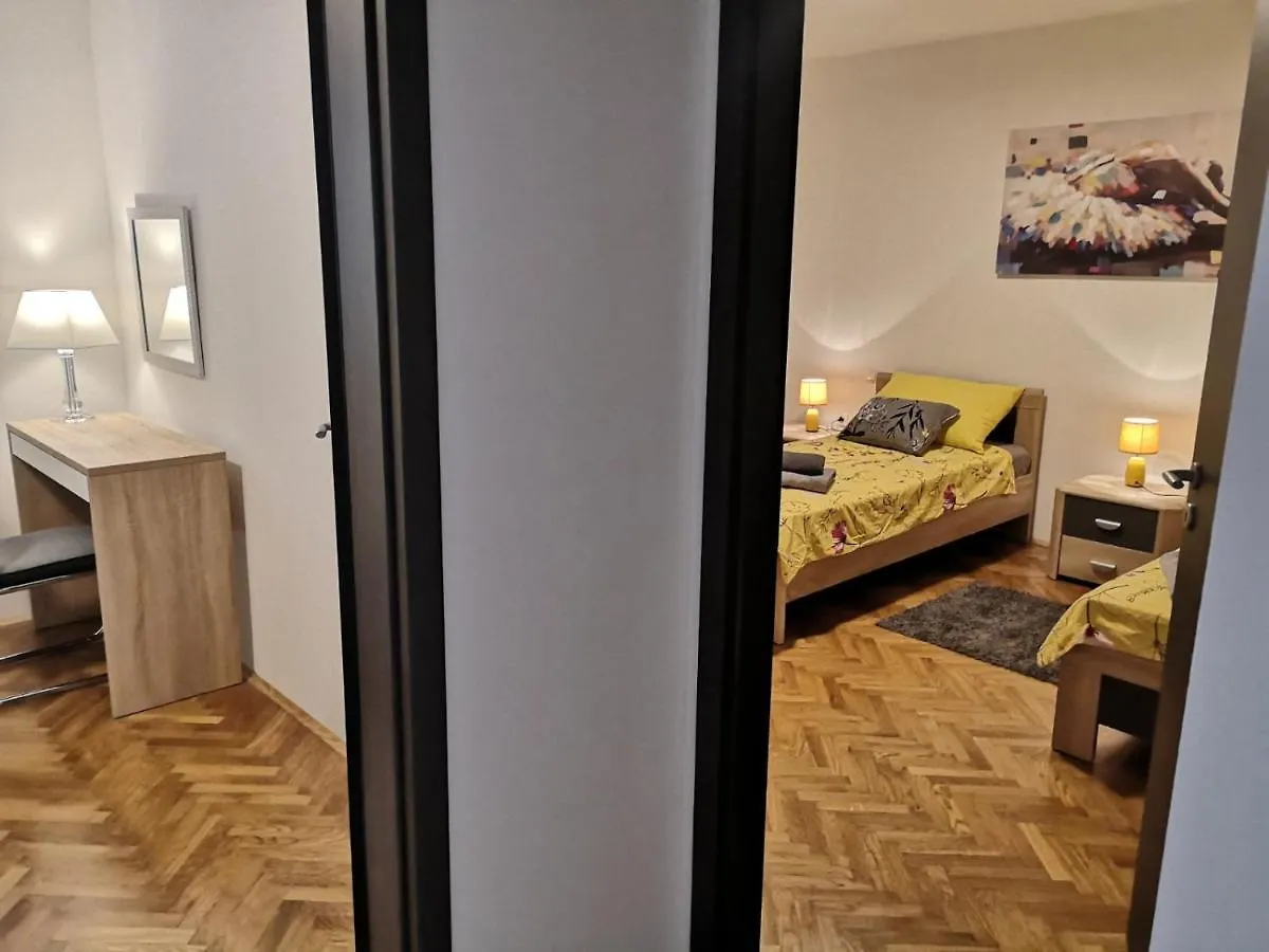 Eugenia Apartamento Pula