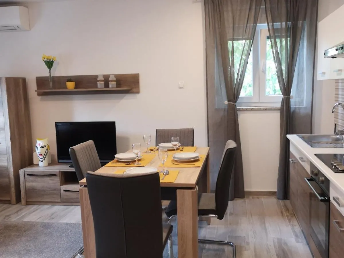 Eugenia Apartamento Pula Croácia
